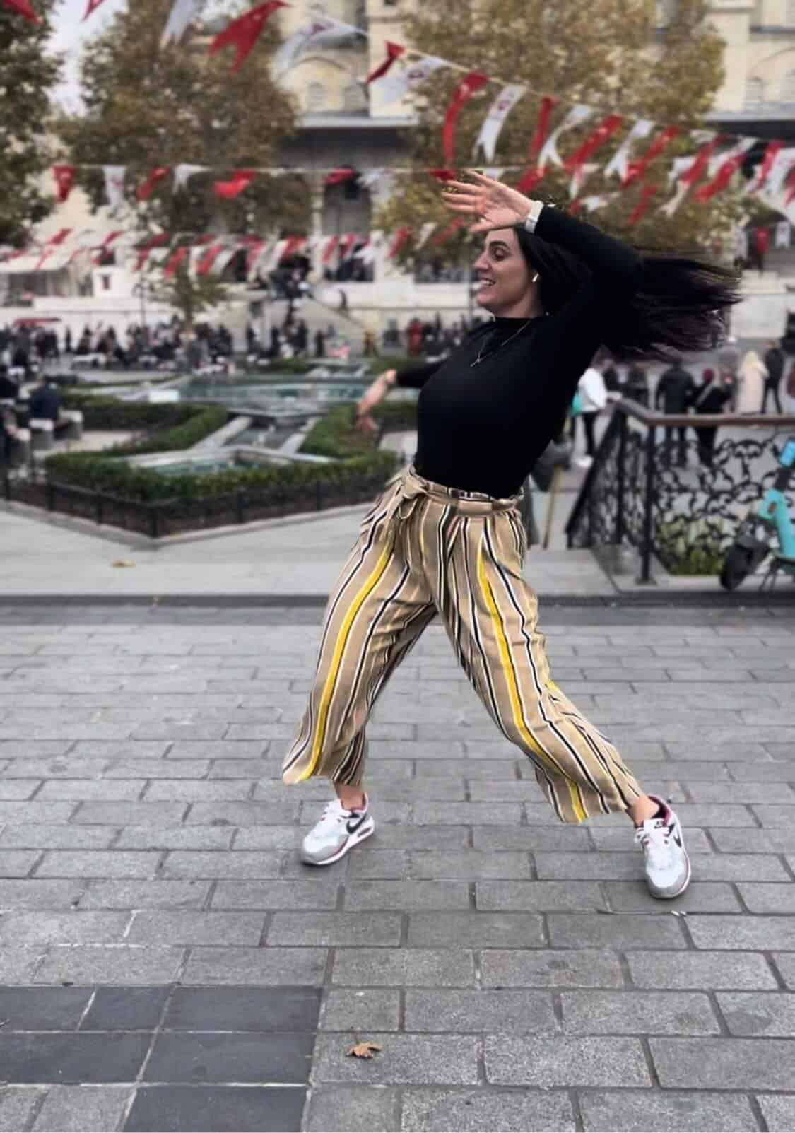 Lucie tančí street dance